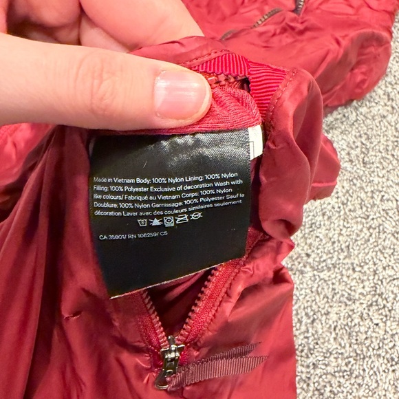 Lululemon Layer Up Vest
Bordeaux Drama / Prep Red size 8 - Picture 10 of 12